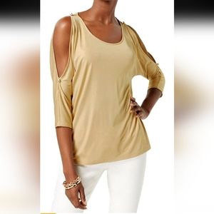 NWT INC International women's top